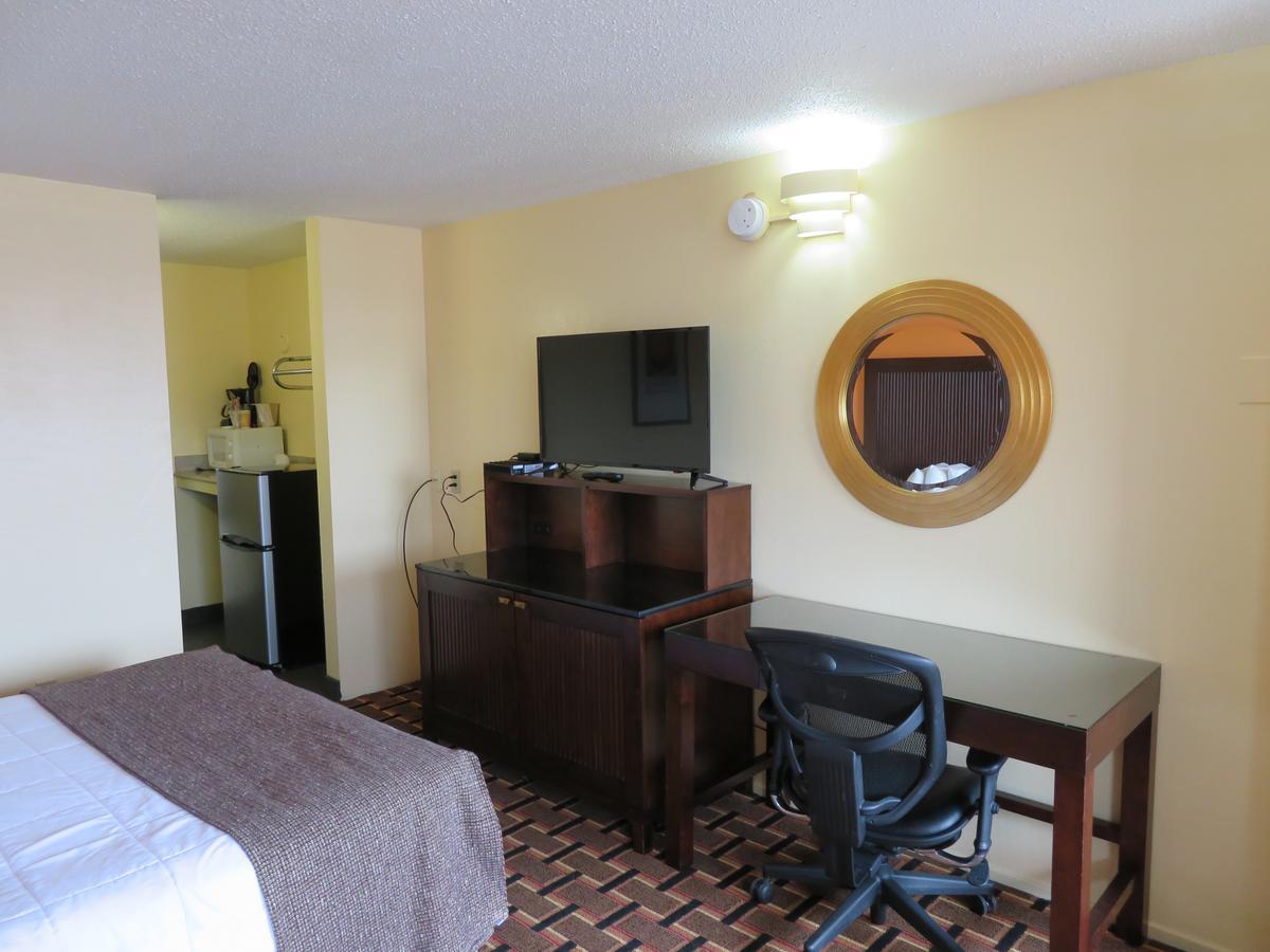 Royal Crest Motel Μέντφορντ Εξωτερικό φωτογραφία