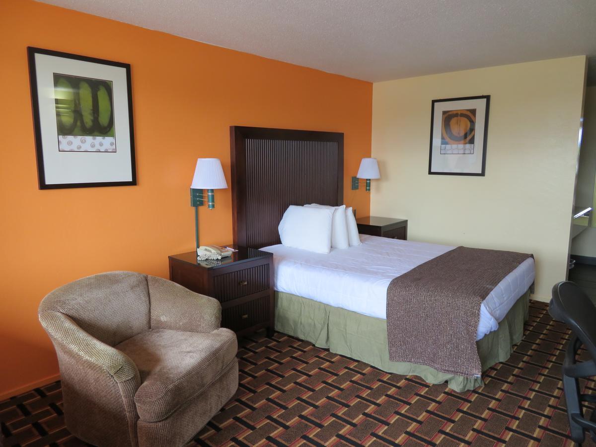 Royal Crest Motel Μέντφορντ Εξωτερικό φωτογραφία