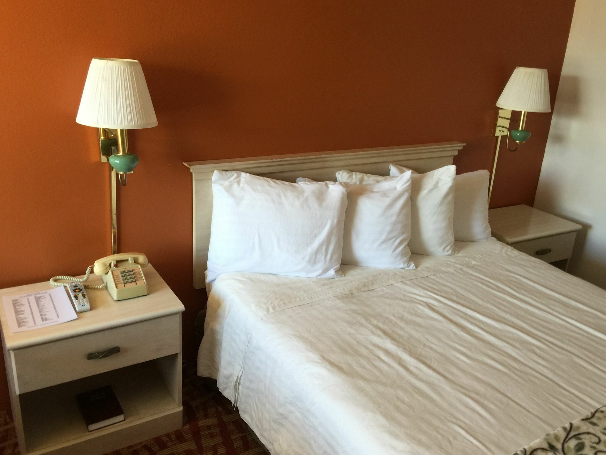 Royal Crest Motel Μέντφορντ Εξωτερικό φωτογραφία