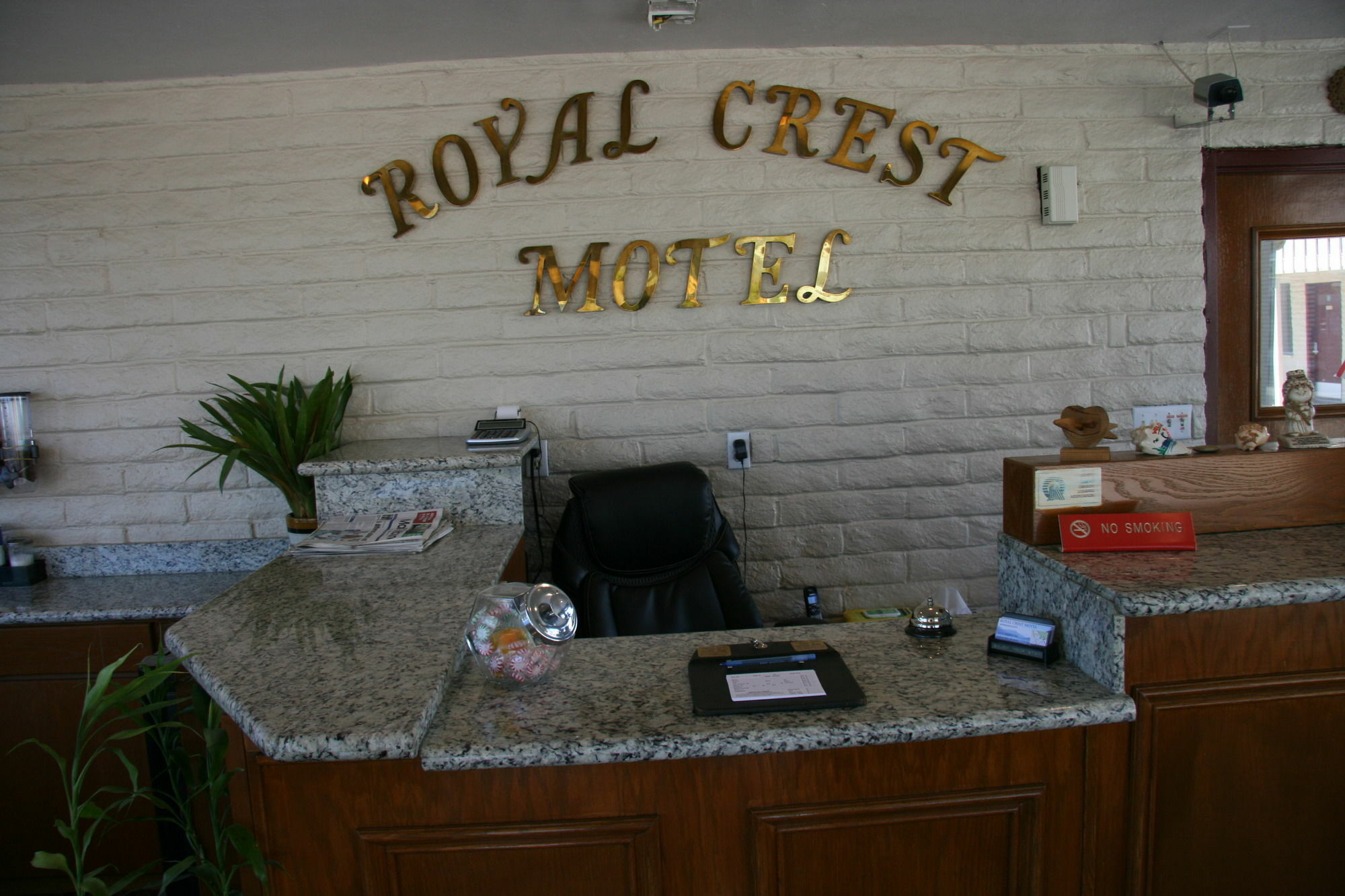 Royal Crest Motel Μέντφορντ Εξωτερικό φωτογραφία